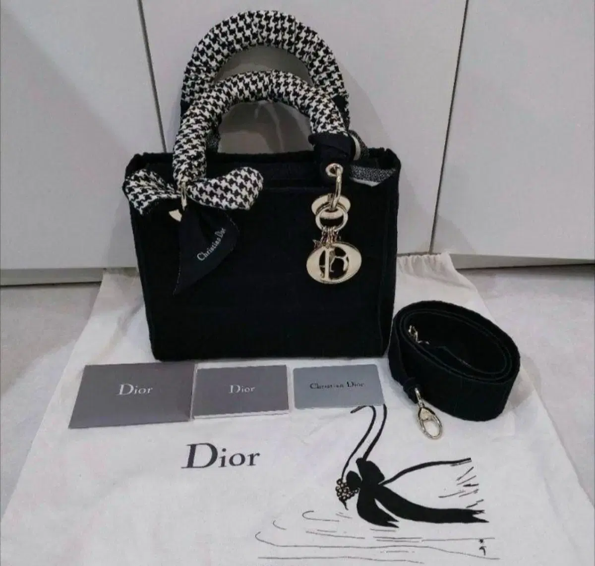 디올 CHRISTIAN DIOR 레이디 라이트 M05650REY_M989